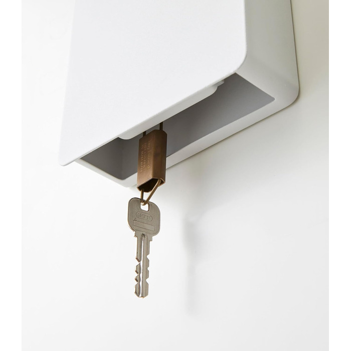 Магнитный шкаф для ключей 5,5 х 15,8 х 15,8 см, белый YAMAZAKI